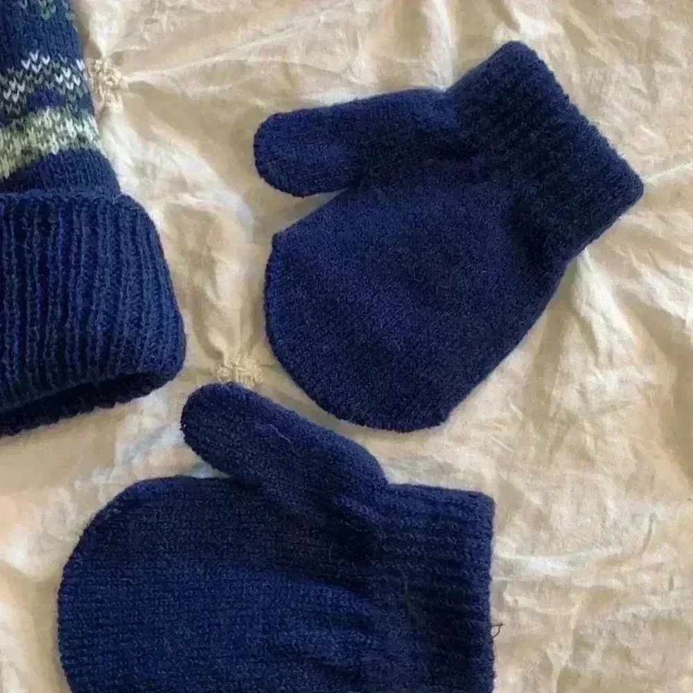 Toby Hat & Gloves